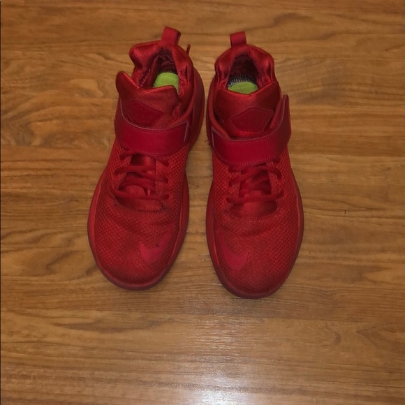 Nike shoes - Picture 1 of 1